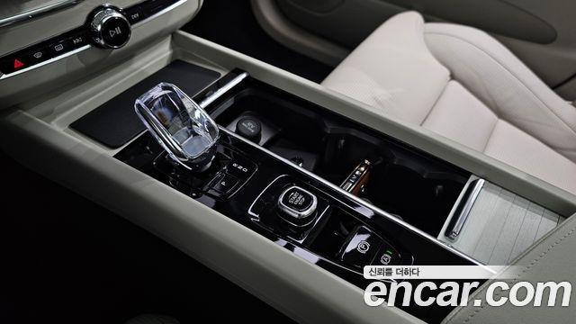Volvo XC60 (II) B5 Ultra Bright Air Sus 2026 — фото 9