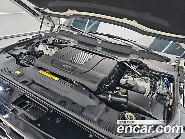 Land Rover Range Rover (IV) 4.4 SDV8 AB DIESEL 2018 — фото 5