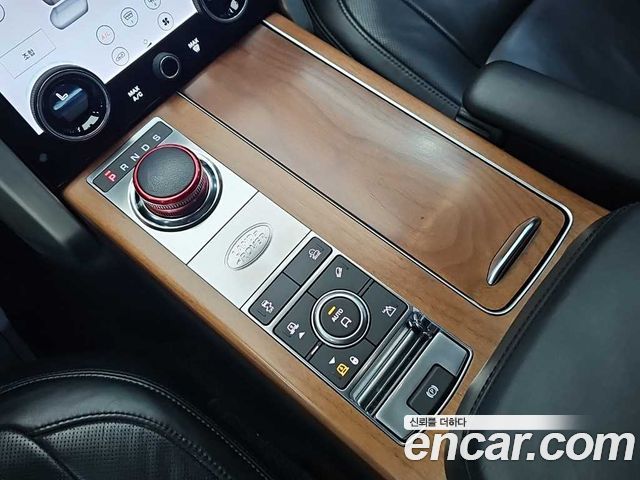 Land Rover Range Rover (IV) 4.4 SDV8 AB DIESEL 2018 — фото 8