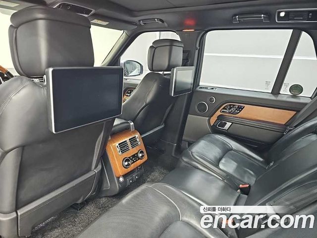 Land Rover Range Rover (IV) 4.4 SDV8 AB DIESEL 2018 — фото 18