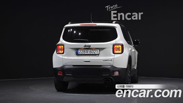 Jeep Renegade 2.4 Limited 2019 — фото 4