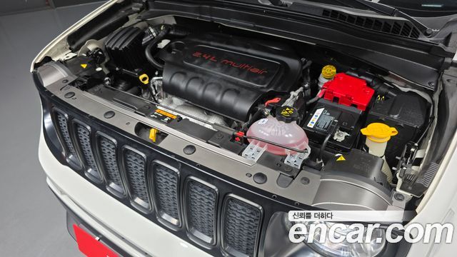 Jeep Renegade 2.4 Limited 2019 — фото 6