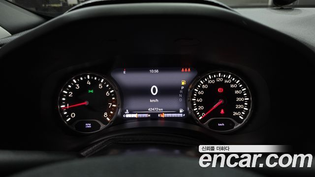 Jeep Renegade 2.4 Limited 2019 — фото 8
