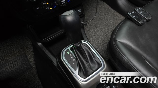 Jeep Renegade 2.4 Limited 2019 — фото 9