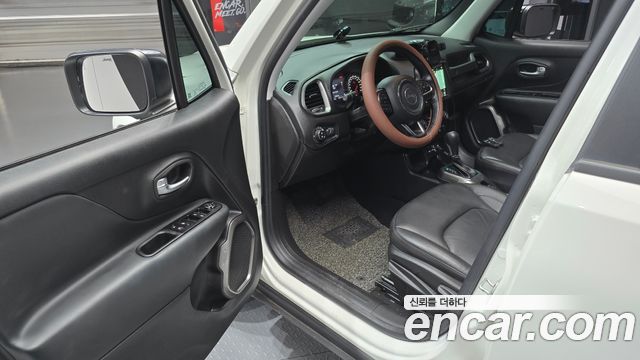 Jeep Renegade 2.4 Limited 2019 — фото 10