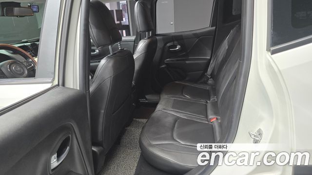 Jeep Renegade 2.4 Limited 2019 — фото 15