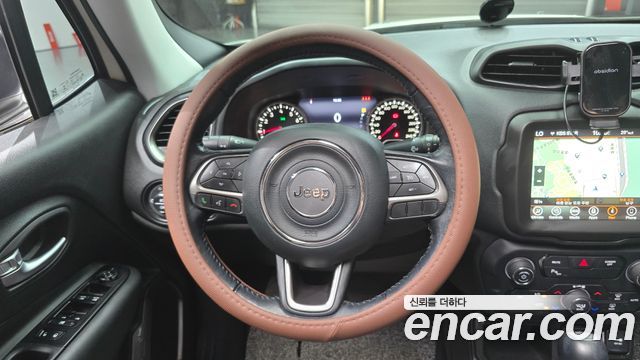 Jeep Renegade 2.4 Limited 2019 — фото 17