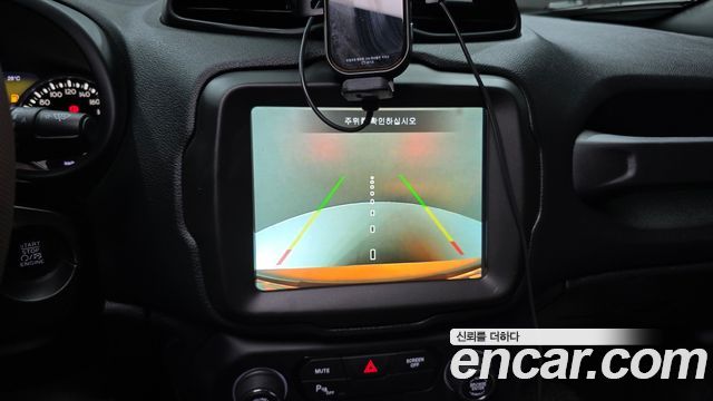 Jeep Renegade 2.4 Limited 2019 — фото 19