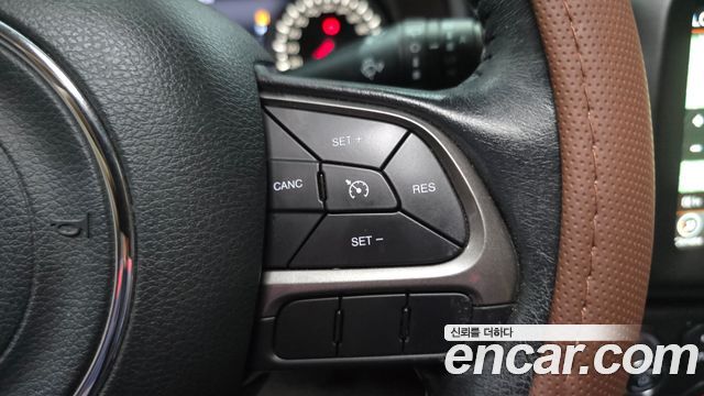 Jeep Renegade 2.4 Limited 2019 — фото 21
