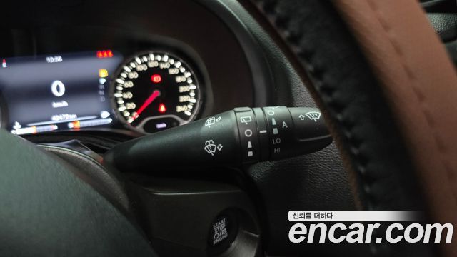 Jeep Renegade 2.4 Limited 2019 — фото 24
