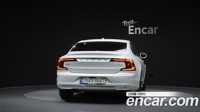 Volvo S90 T8 AWD Ultimate Bright 2023 — фото 4