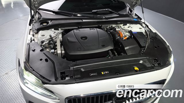 Volvo S90 T8 AWD Ultimate Bright 2023 — фото 6