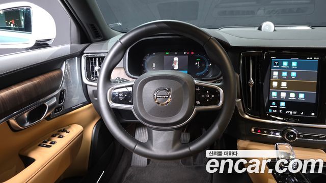 Volvo S90 T8 AWD Ultimate Bright 2023 — фото 13