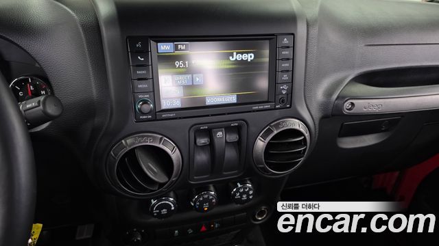 Jeep Wrangler (JK) 3.6 Sport 2Door 2017 — фото 13