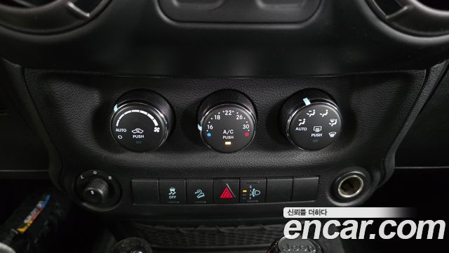 Jeep Wrangler (JK) 3.6 Sport 2Door 2017 — фото 18
