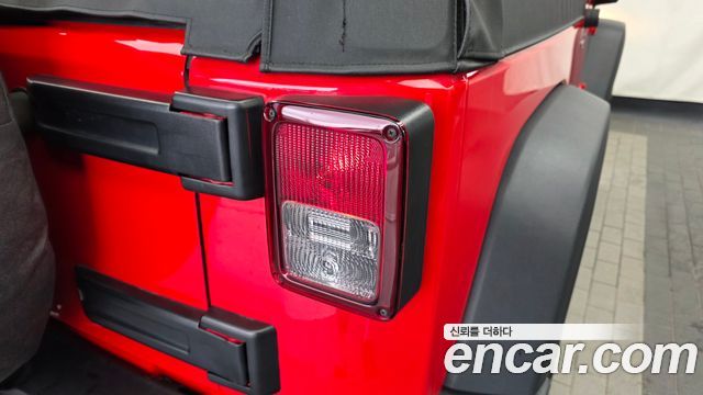 Jeep Wrangler (JK) 3.6 Sport 2Door 2017 — фото 23