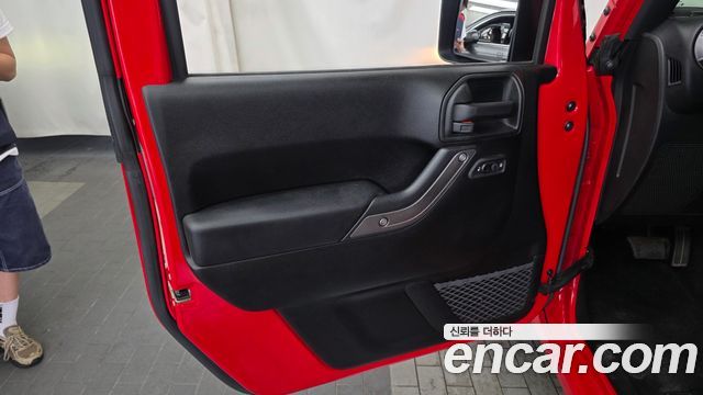 Jeep Wrangler (JK) 3.6 Sport 2Door 2017 — фото 24