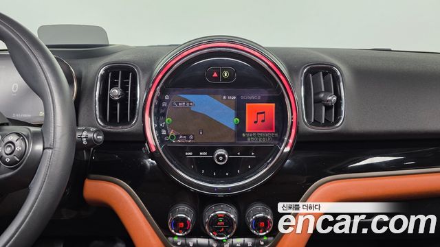 MINI Cooper Countryman Online Exclusive 2nd 2021 — фото 18