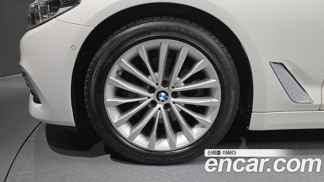 BMW 5 Series (G30) 520d xDrive Luxury Plus 2019 — фото 5