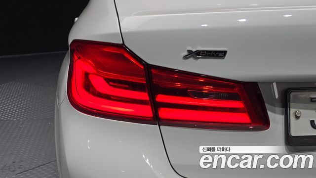 BMW 5 Series (G30) 520d xDrive Luxury Plus 2019 — фото 23