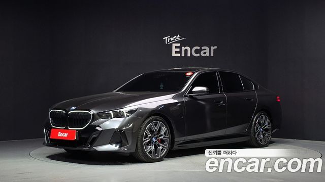 BMW 5 Series (G60) 530e xDrive M Sport Pro 2025 — фото 1