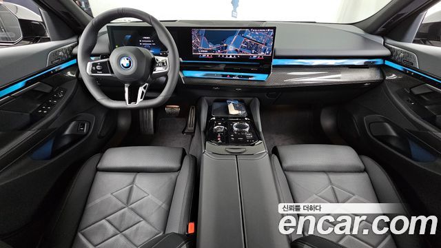 BMW 5 Series (G60) 530e xDrive M Sport Pro 2025 — фото 7
