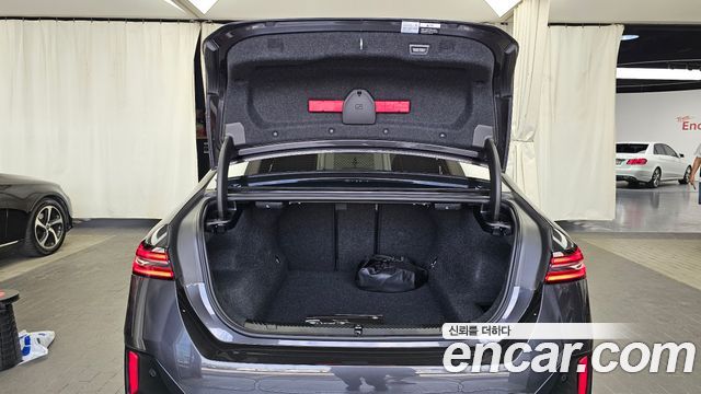 BMW 5 Series (G60) 530e xDrive M Sport Pro 2025 — фото 20
