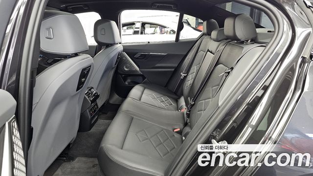 BMW 5 Series (G60) 530e xDrive M Sport Pro 2025 — фото 26