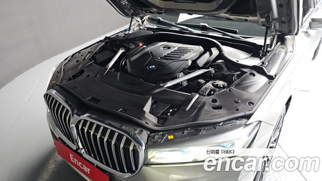BMW 7 Series (G11) 740i M Sport 2020 — фото 6