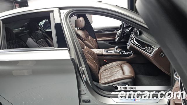 BMW 7 Series (G11) 740i M Sport 2020 — фото 26
