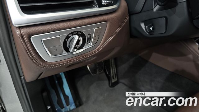 BMW 7 Series (G11) 740i M Sport 2020 — фото 29