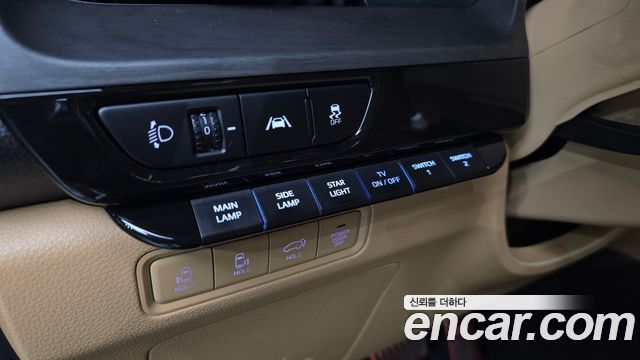 Kia Carnival (IV) Gasoline 9-seater Limousine(Special vehicle) 2023 — фото 18