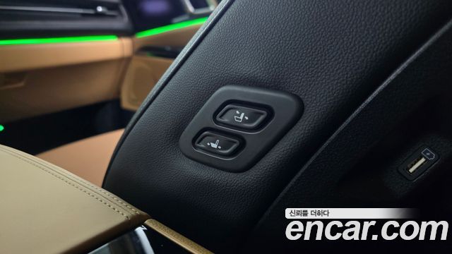 Kia Carnival (IV) Gasoline 9-seater Limousine(Special vehicle) 2023 — фото 33