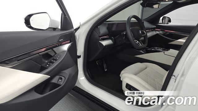 BMW 5 Series (G60) 520i M Sport 2025 — фото 10