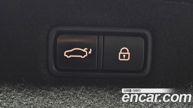 Genesis G90 5.0 AWD Prestige 2019 — фото 18