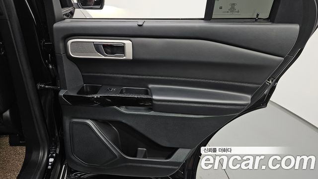 Ford Explorer (VI) 3.0 Platinum 4WD 2021 — фото 31
