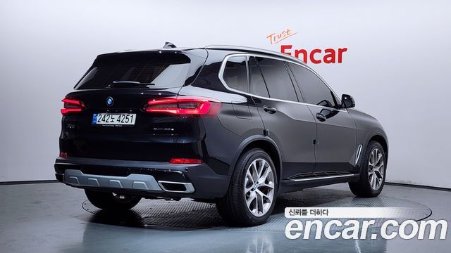 BMW X5 (G05) xDrive 45e xLine 2021 — фото 2
