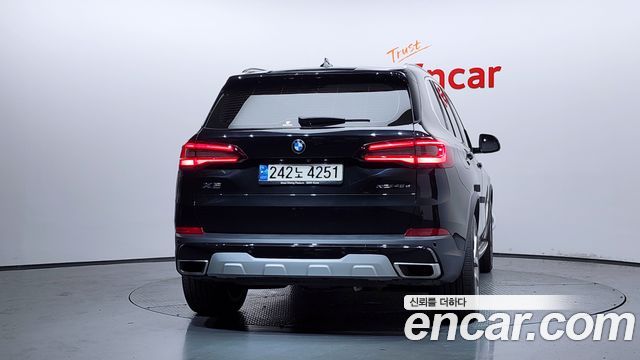 BMW X5 (G05) xDrive 45e xLine 2021 — фото 4