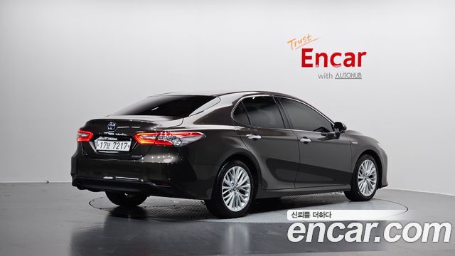 Toyota Camry (XV70) 2.5 XLE Hybrid 2019 — фото 2