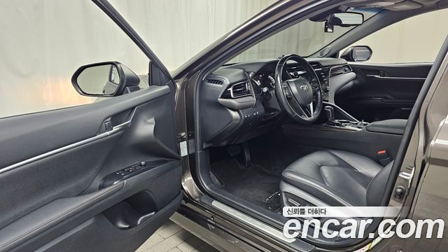 Toyota Camry (XV70) 2.5 XLE Hybrid 2019 — фото 10