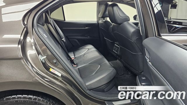 Toyota Camry (XV70) 2.5 XLE Hybrid 2019 — фото 15
