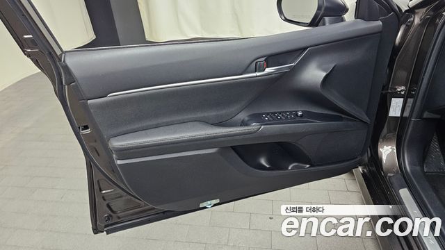 Toyota Camry (XV70) 2.5 XLE Hybrid 2019 — фото 30
