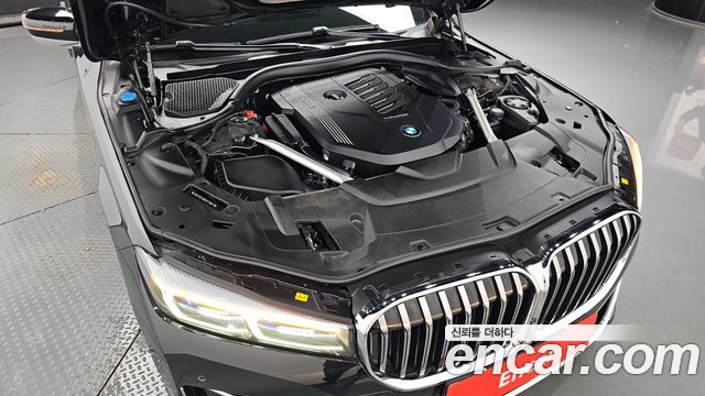 BMW 7 Series (G11) 740i Design Pure Excellence 2021 — фото 6