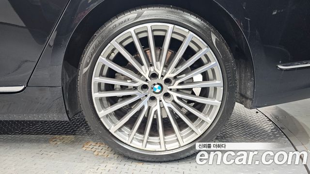 BMW 7 Series (G11) 740i Design Pure Excellence 2021 — фото 21