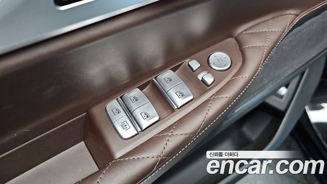 BMW 7 Series (G11) 740i Design Pure Excellence 2021 — фото 30