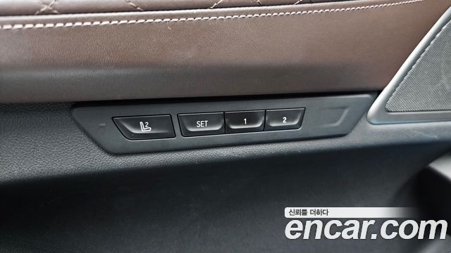 BMW 7 Series (G11) 740i Design Pure Excellence 2021 — фото 31