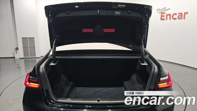 BMW 7 Series (G11) 740i Design Pure Excellence 2021 — фото 35