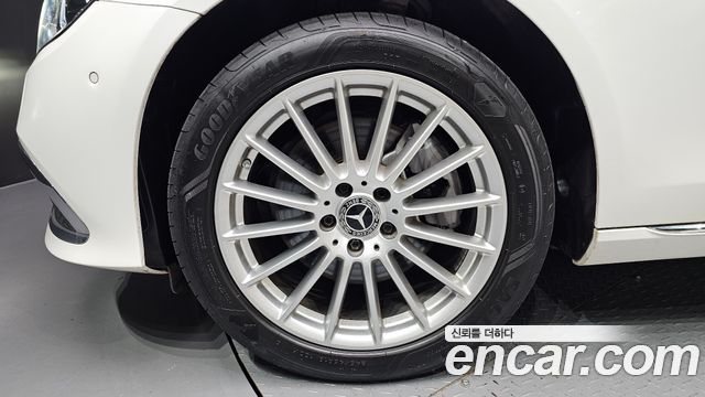 Mercedes-Benz E-Class (W213) E220d 4MATIC Exclusive 2023 — фото 5