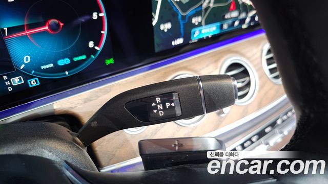 Mercedes-Benz E-Class (W213) E220d 4MATIC Exclusive 2023 — фото 9
