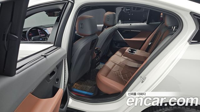 BMW 5 Series (G60) 530i xDrive M Sport 2025 — фото 12